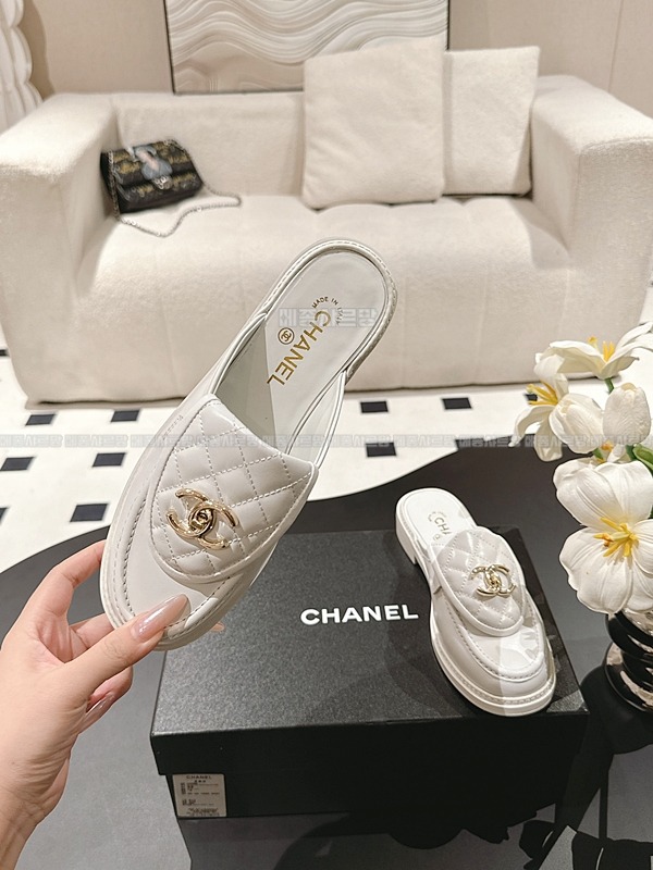 샤넬 25C CC로고 턴락 퀼팅 뮬 블로퍼Weixin Image_202412192246191메종샤르망.jpg