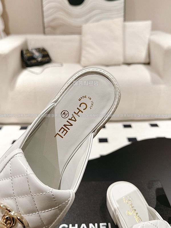 샤넬 25C CC로고 턴락 퀼팅 뮬 블로퍼Weixin Image_202412192246171메종샤르망.jpg