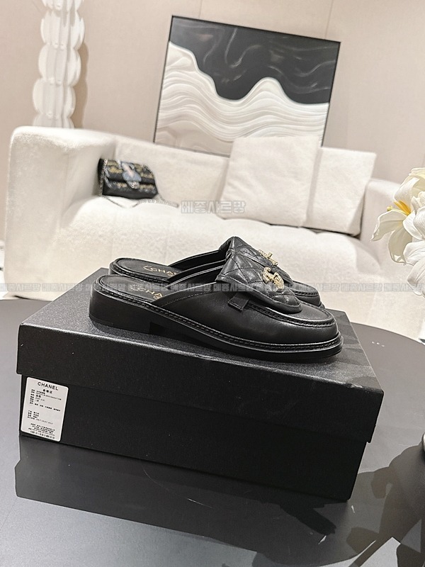 샤넬 25C CC로고 턴락 퀼팅 뮬 블로퍼Weixin Image_202412192246231메종샤르망.jpg