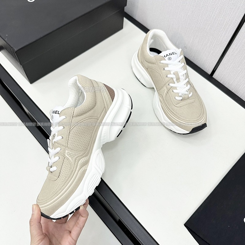 샤넬 스니커즈 샤식스 크루즈 CC 로고Weixin Image_202412192314131메종샤르망.jpg