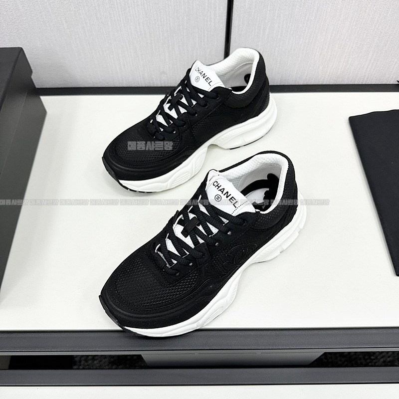 샤넬 스니커즈 샤식스 크루즈 CC 로고Weixin Image_202412192314071메종샤르망.jpg