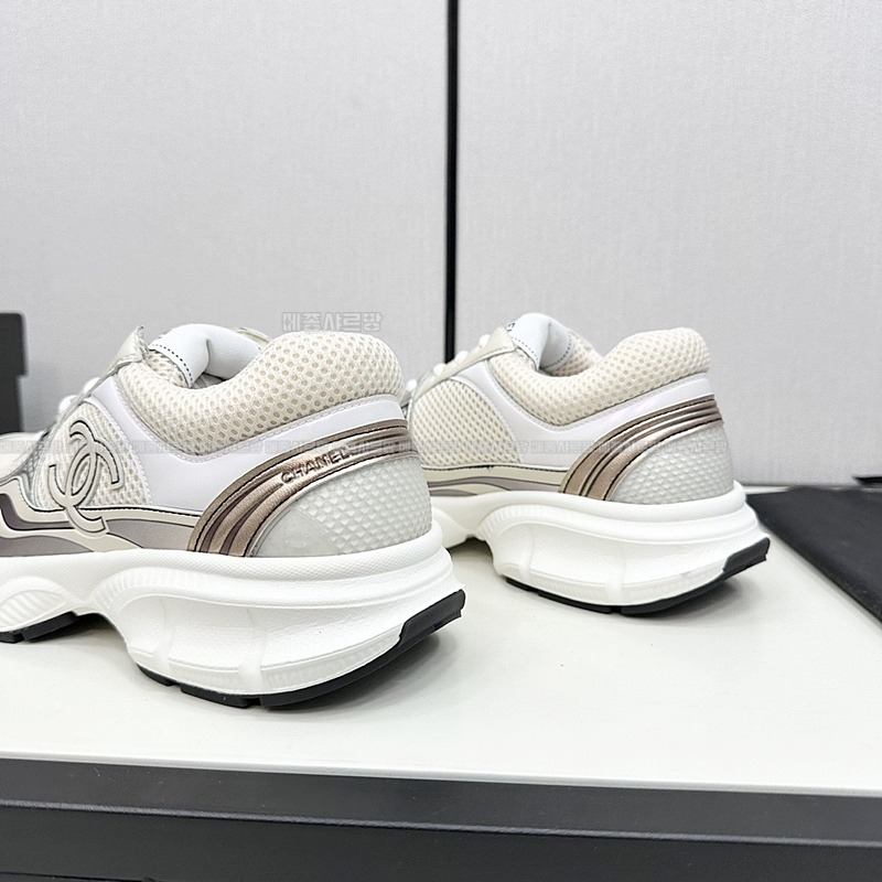 샤넬 스니커즈 샤식스 크루즈 CC 로고Weixin Image_202412192314142메종샤르망.jpg