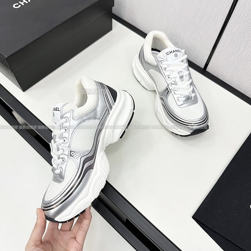 샤넬 스니커즈 샤식스 크루즈 CC 로고Weixin Image_202412192314221메종샤르망.jpg