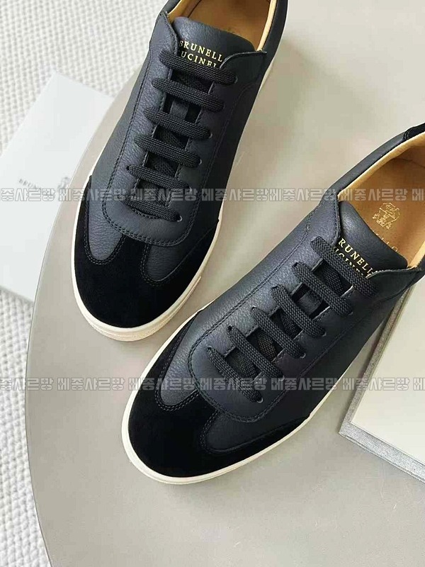 부르넬로쿠치넬리스니커즈20241221-142542-013메종샤르망.JPG