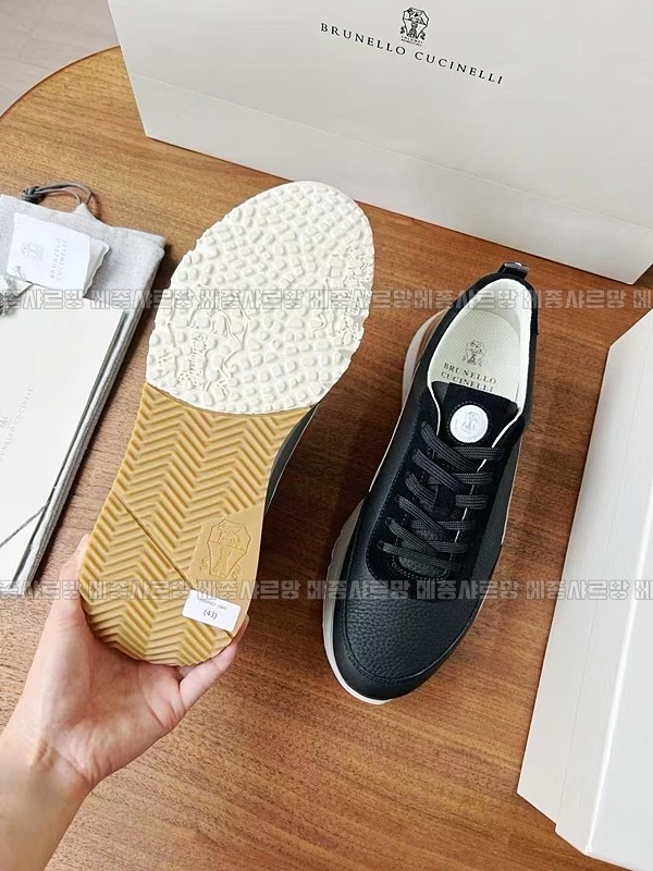 브루넬로쿠치넬리남자스니커즈20241221-150704-027메종샤르망.JPG