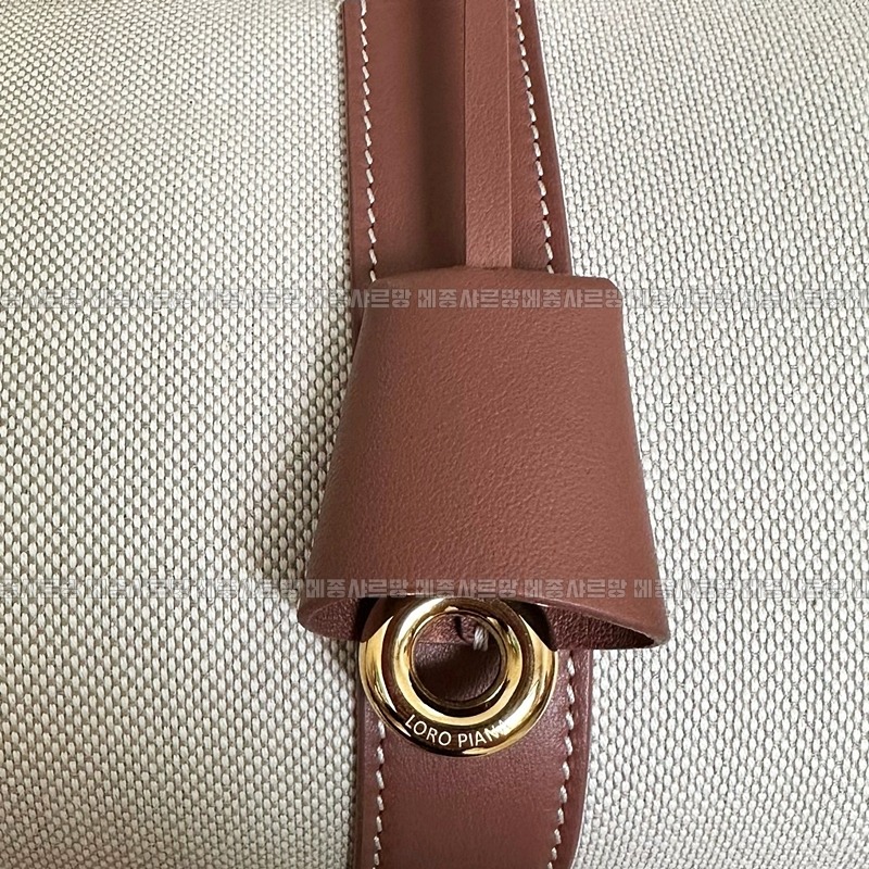 로로피아나룸백L2520241225-175658-016메종샤르망.JPG