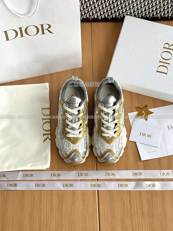 디올 운동화 디올 바이브 스니커즈Weixin Image_20241226214033메종샤르망.jpg