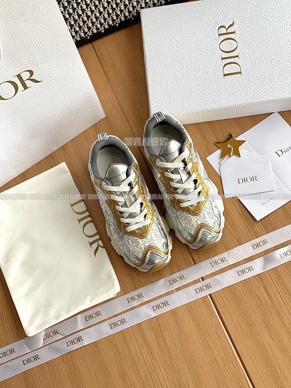 디올 운동화 디올 바이브 스니커즈Weixin Image_202412262140331메종샤르망.jpg
