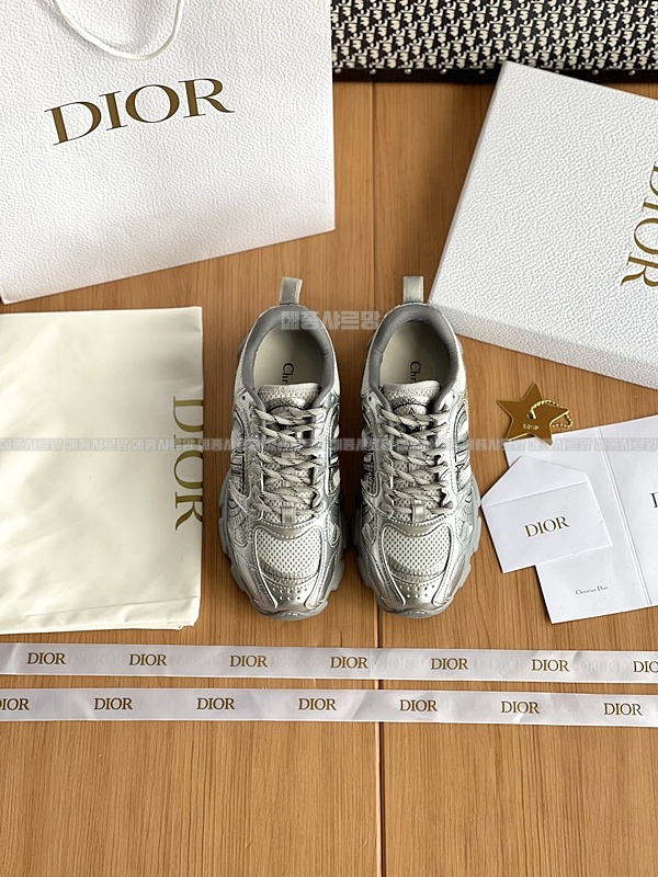 디올 크로노 스니커즈Weixin Image_20241226215249메종샤르망.jpg