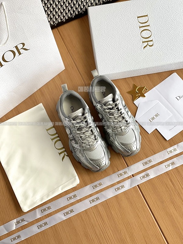 디올 크로노 스니커즈Weixin Image_20241226215248메종샤르망.jpg