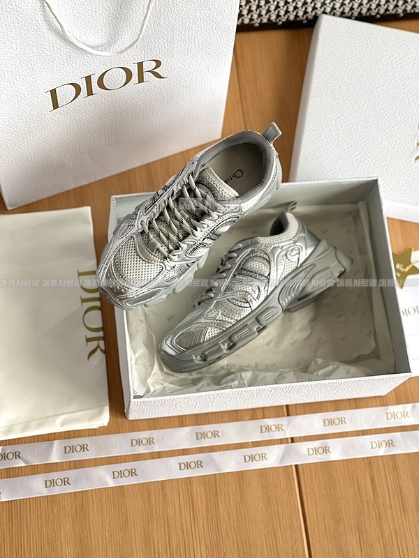 디올 크로노 스니커즈Weixin Image_20241226215247메종샤르망.jpg
