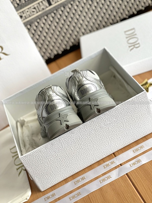 디올 크로노 스니커즈Weixin Image_202412262152473메종샤르망.jpg