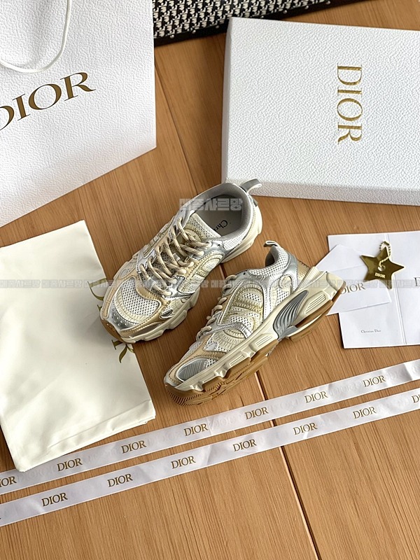 디올 크로노 스니커즈Weixin Image_20241226215241메종샤르망.jpg