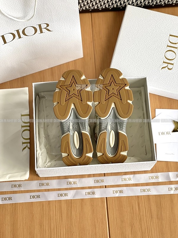 디올 크로노 스니커즈Weixin Image_20241226215240메종샤르망.jpg