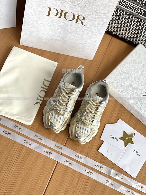 디올 크로노 스니커즈Weixin Image_20241226215243메종샤르망.jpg