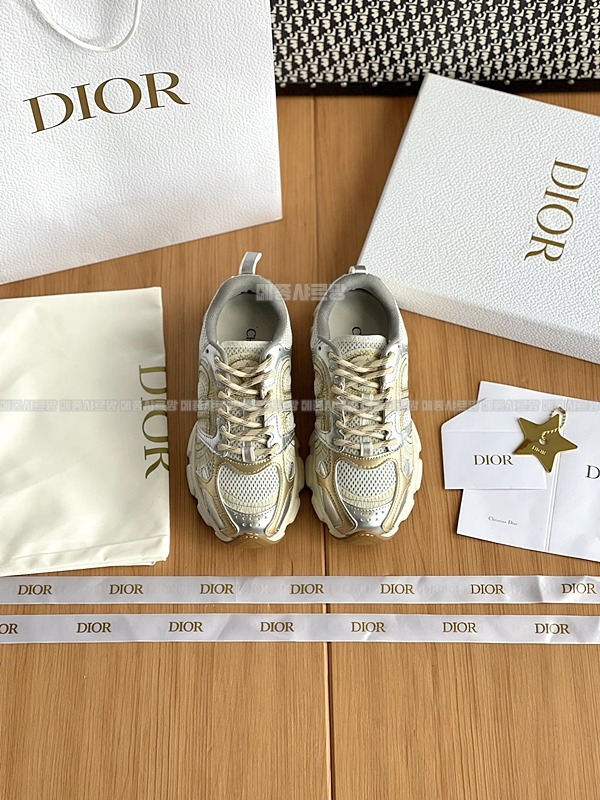 디올 크로노 스니커즈Weixin Image_20241226215244메종샤르망.jpg