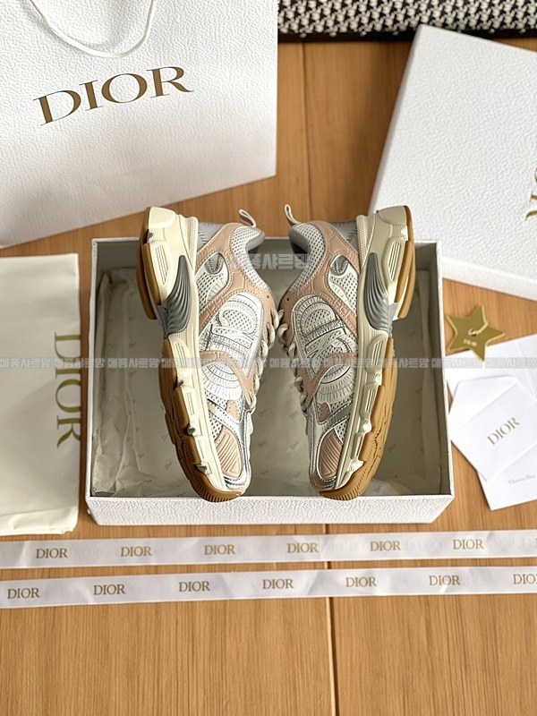 디올 크로노 스니커즈Weixin Image_20241226215249메종샤르망.jpg