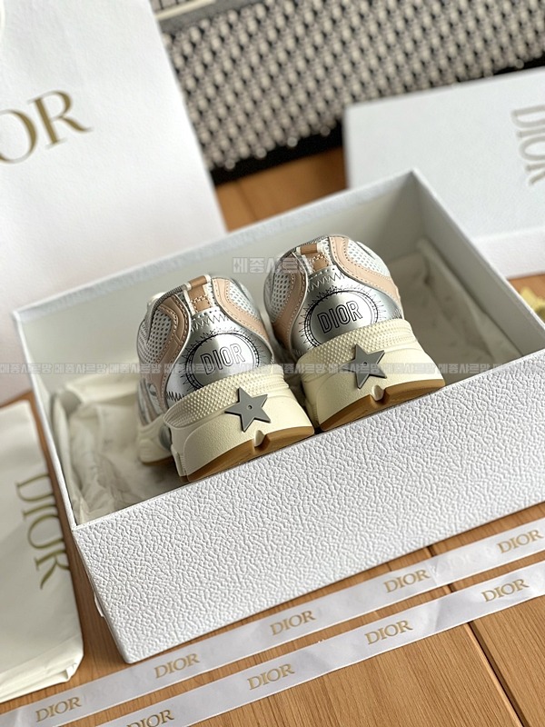 디올 크로노 스니커즈Weixin Image_202412262152492메종샤르망.jpg