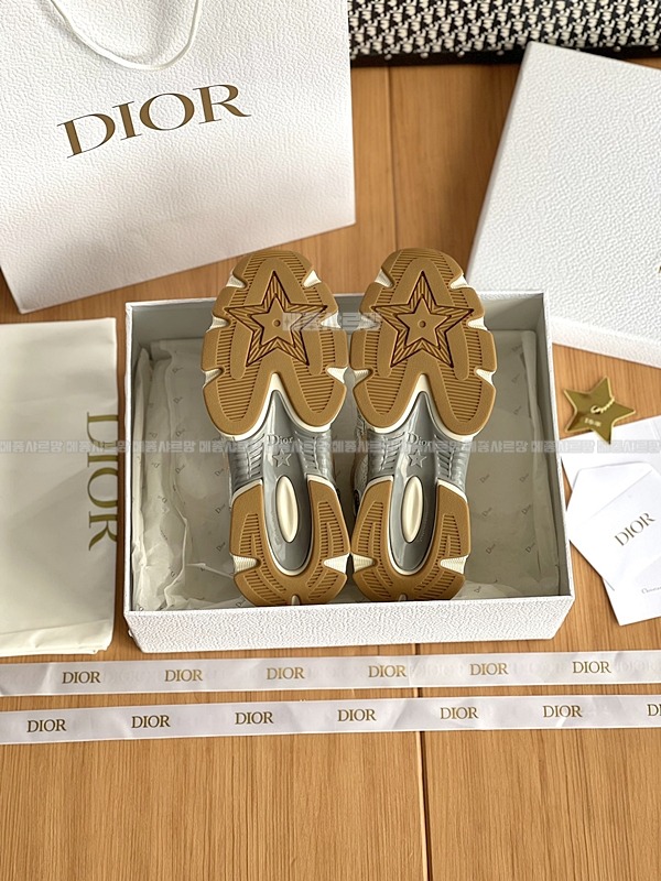 디올 크로노 스니커즈Weixin Image_202412262152493메종샤르망.jpg