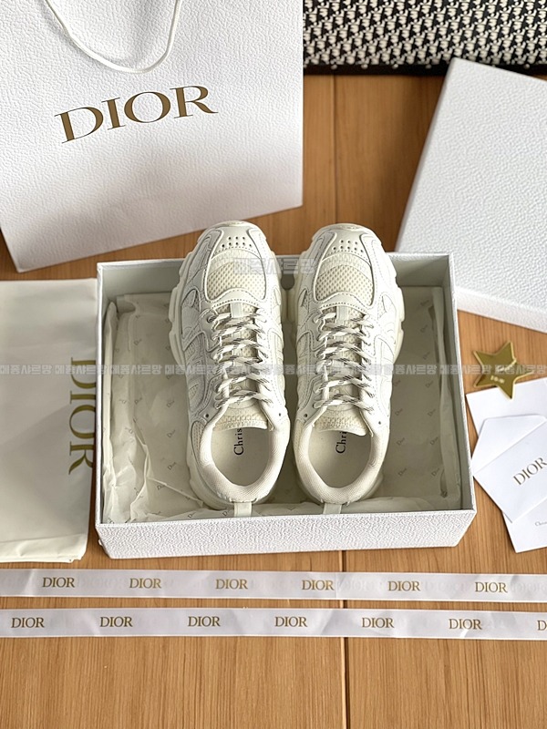 디올 크로노 스니커즈Weixin Image_20241226215251메종샤르망.jpg