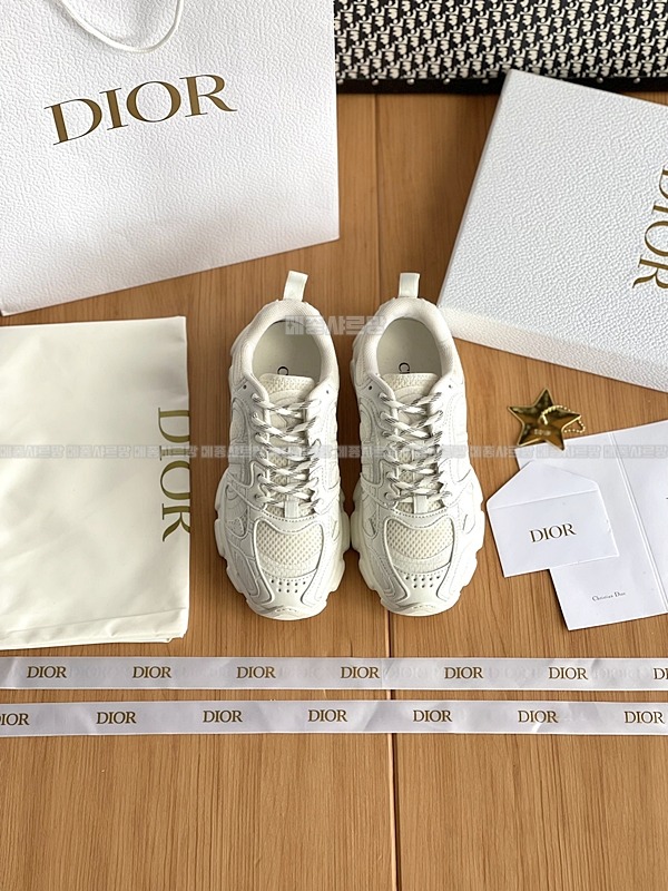 디올 크로노 스니커즈Weixin Image_20241226215252메종샤르망.jpg