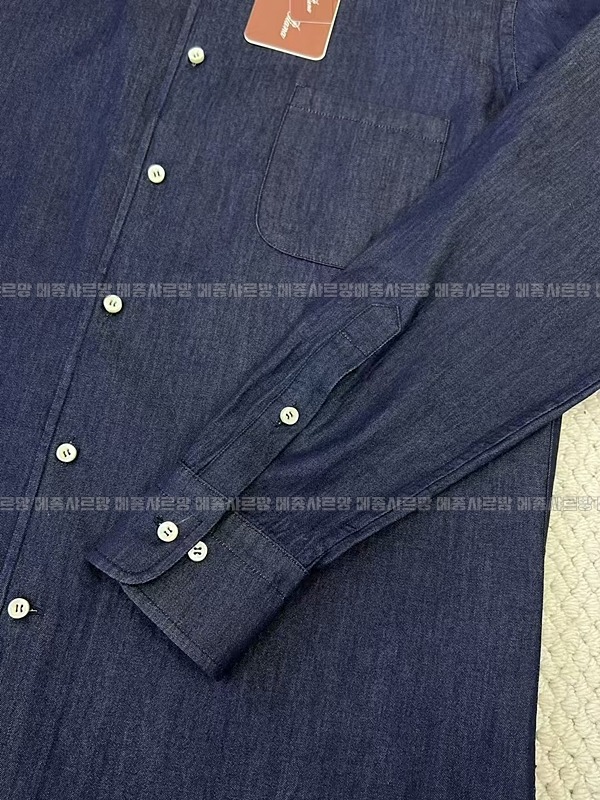 로로피아나남자데님셔츠20250103-131222-003메종샤르망.JPG