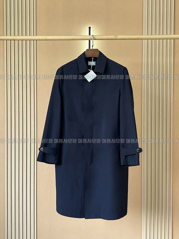 브루넬로쿠치넬리남자코트20250104-195632-007메종샤르망.JPG