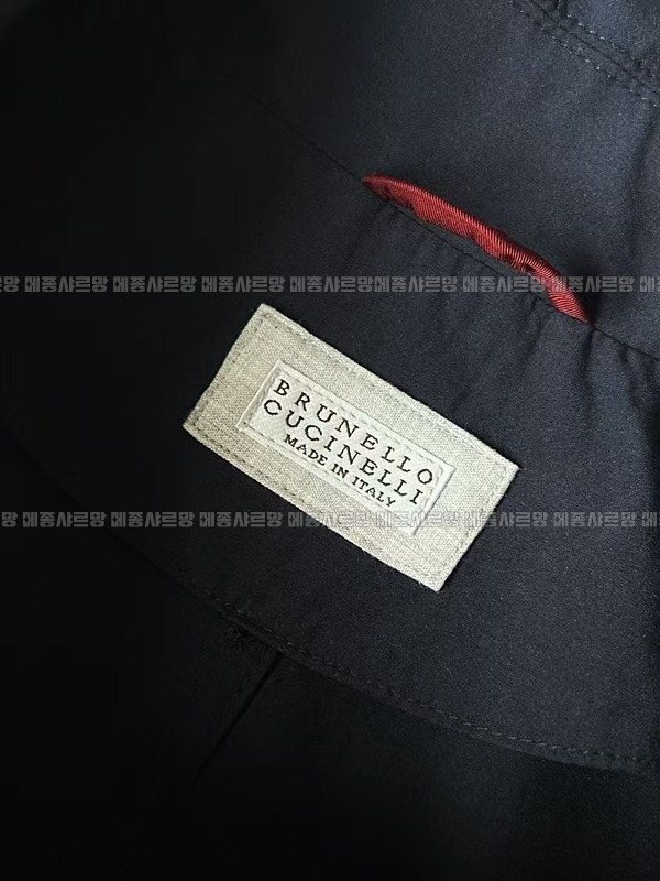 브루넬로쿠치넬리남자코트20250104-195632-008메종샤르망.JPG