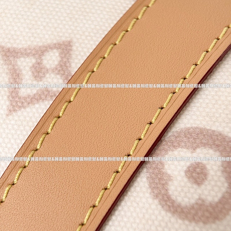 루이비통키폴반둘리에4520260110 185026 012루이비통키폴반둘리에45.jpg