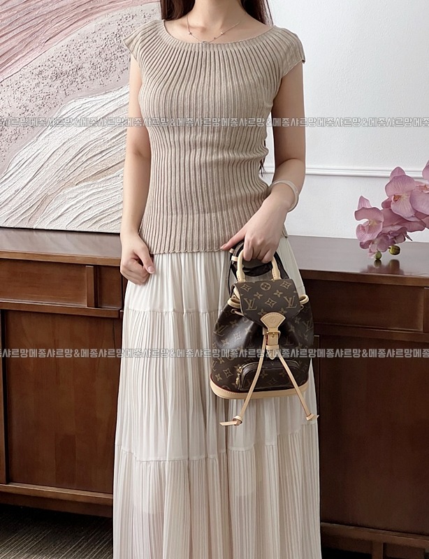 루이비통모노그램몽수리미니백팩20260111 015415 002루이비통모노그램몽수리미니백팩.jpg