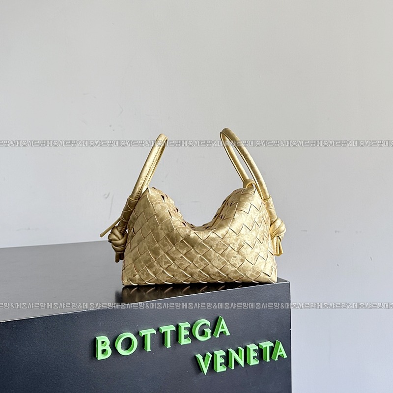 보테가베네타탑핸들루프백20260211 172535 002보테가베네타탑핸들루프백.jpg