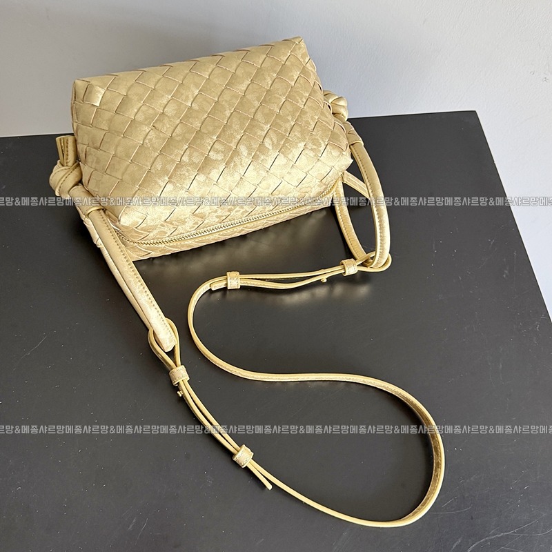 보테가베네타탑핸들루프백20260211 172535 006보테가베네타탑핸들루프백.jpg