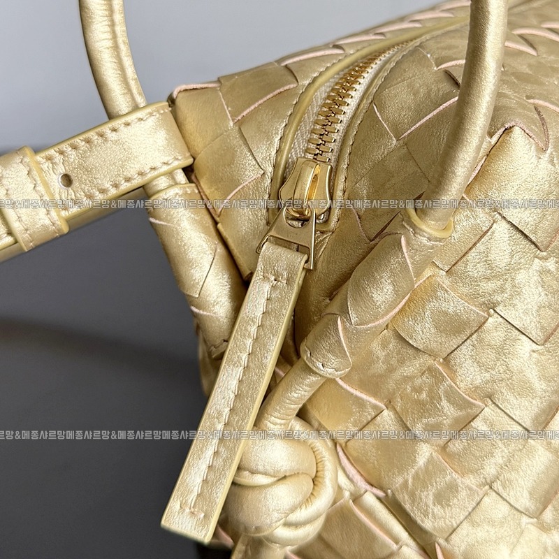 보테가베네타탑핸들루프백20260211 172535 005보테가베네타탑핸들루프백.jpg