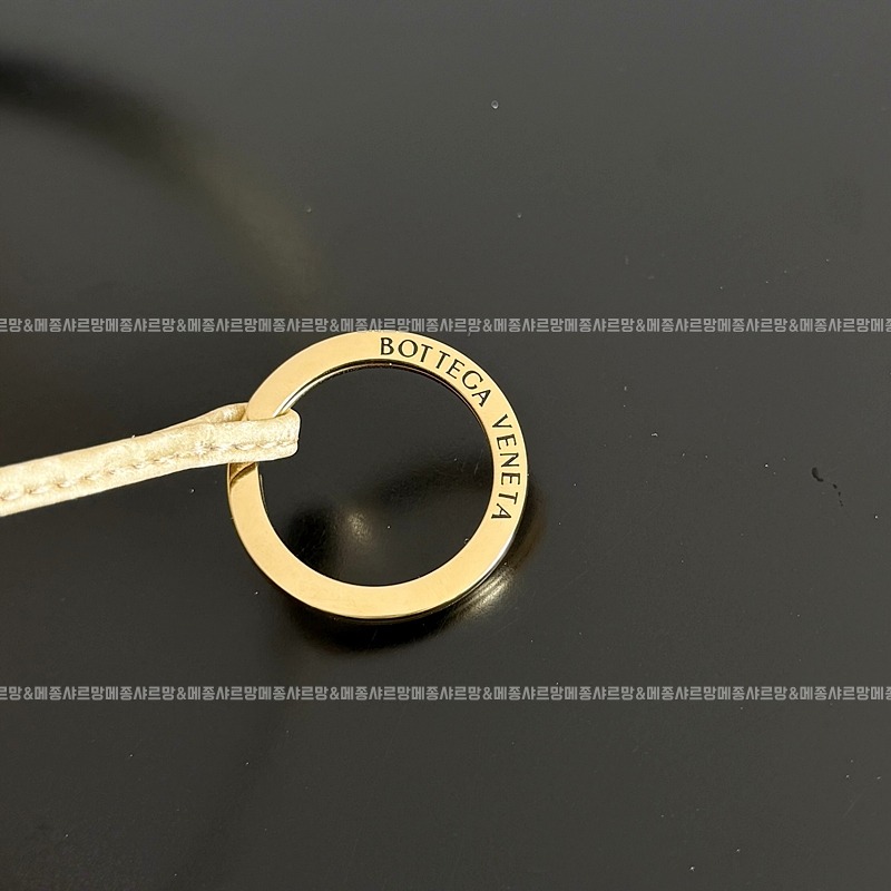 보테가베네타탑핸들루프백20260211 172535 007보테가베네타탑핸들루프백.jpg