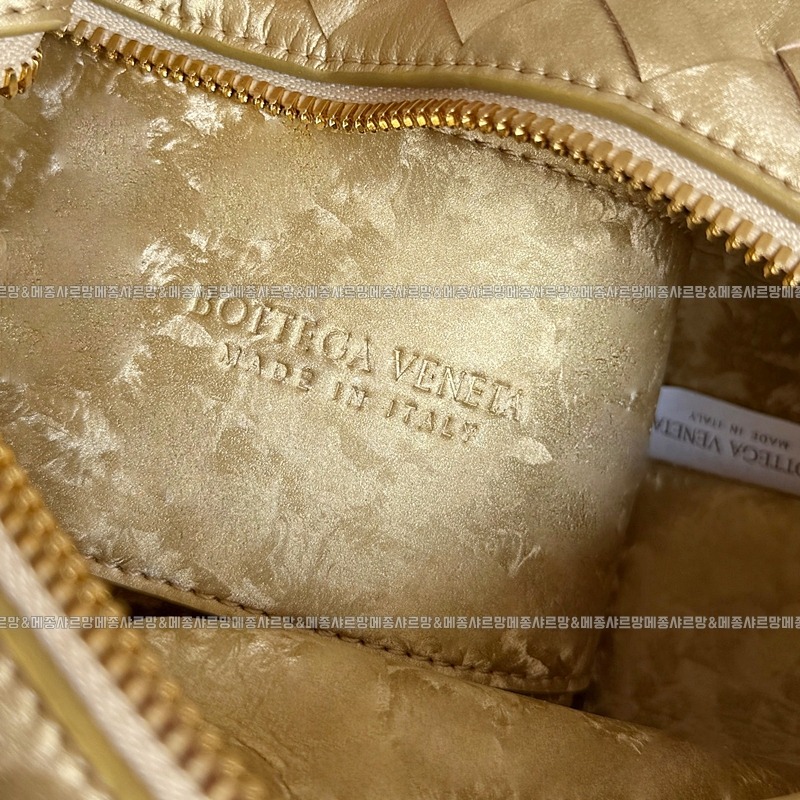 보테가베네타탑핸들루프백20260211 172535 008보테가베네타탑핸들루프백.jpg