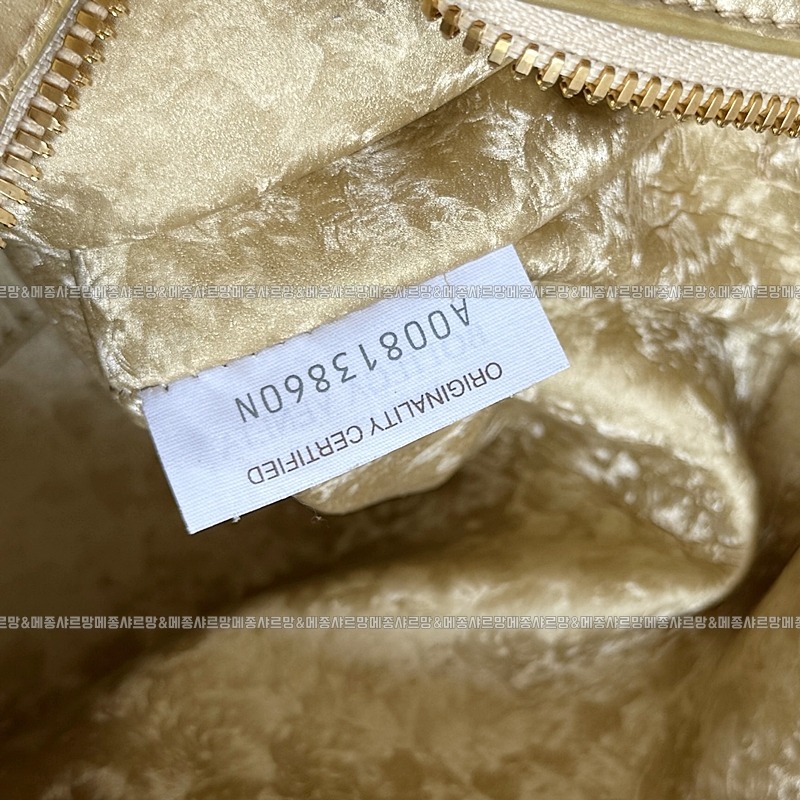 보테가베네타탑핸들루프백20260211 172536 009보테가베네타탑핸들루프백.jpg