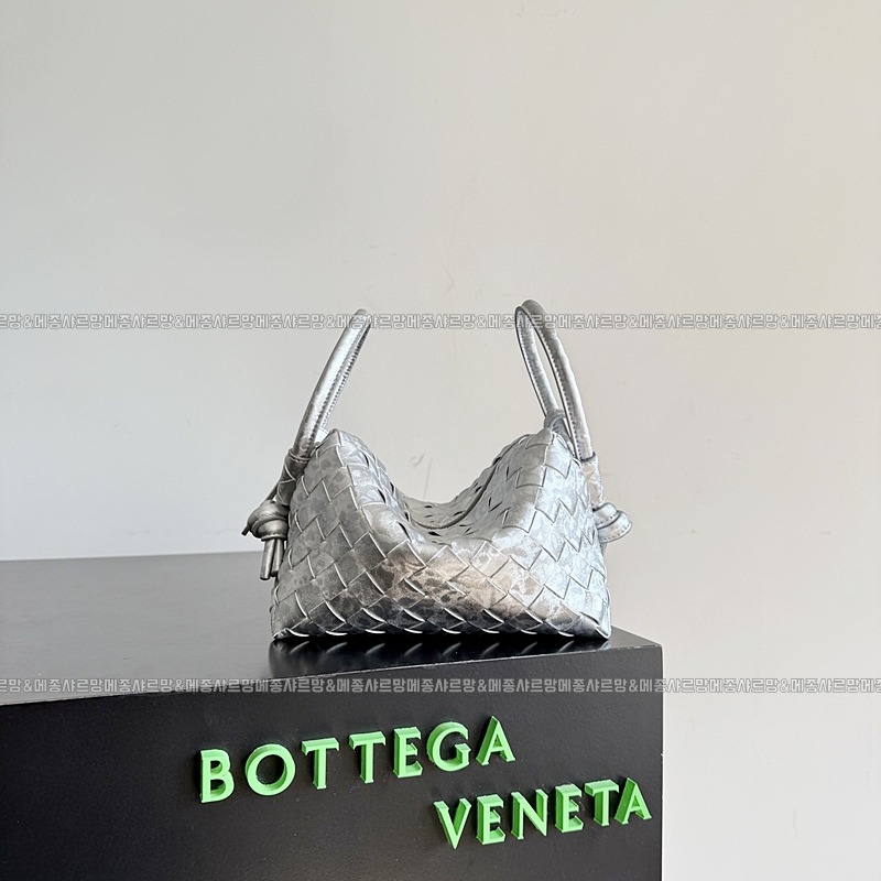 보테가베네타탑핸들루프백20260211 172537 022보테가베네타탑핸들루프백.jpg