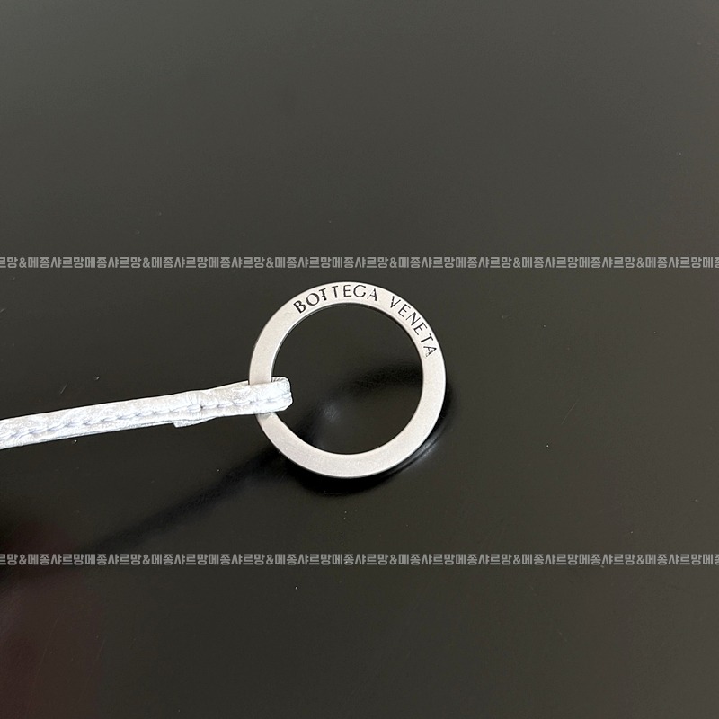 보테가베네타탑핸들루프백20260211 172538 027보테가베네타탑핸들루프백.jpg