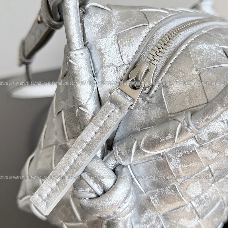 보테가베네타탑핸들루프백20260211 172537 025보테가베네타탑핸들루프백.jpg