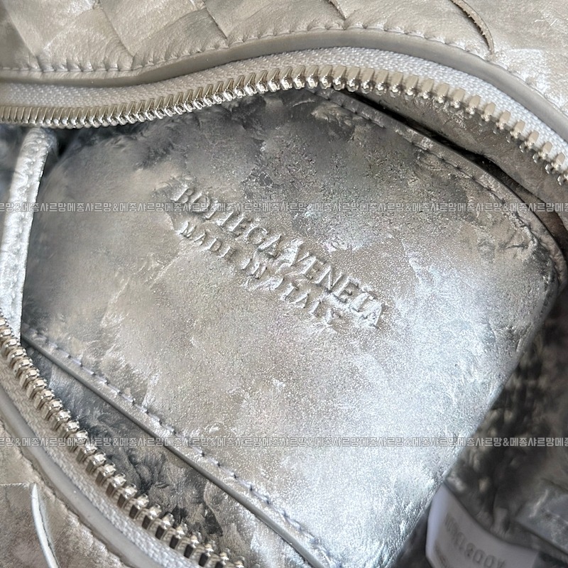 보테가베네타탑핸들루프백20260211 172538 028보테가베네타탑핸들루프백.jpg