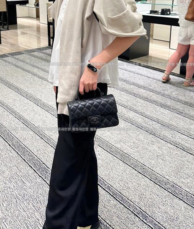 샤넬미니탑핸들쏘블랙백  20260418-152650-021.jpg