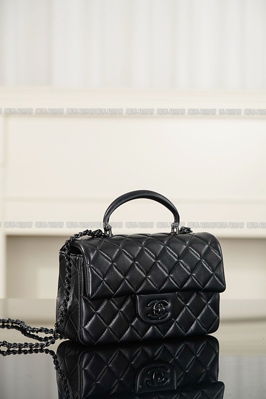 샤넬미니탑핸들쏘블랙백  20260418-152647-002.jpg