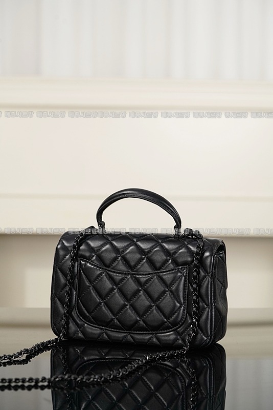 샤넬미니탑핸들쏘블랙백  20260418-152647-004.jpg