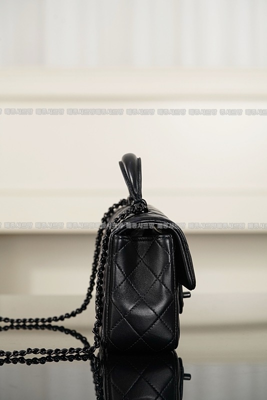 샤넬미니탑핸들쏘블랙백  20260418-152647-005.jpg