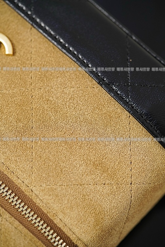 샤넬26SS체인탑핸들코스메틱케이스  20260418-162440-009.jpg