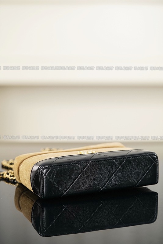 샤넬26SS체인탑핸들코스메틱케이스  20260418-162440-008.jpg