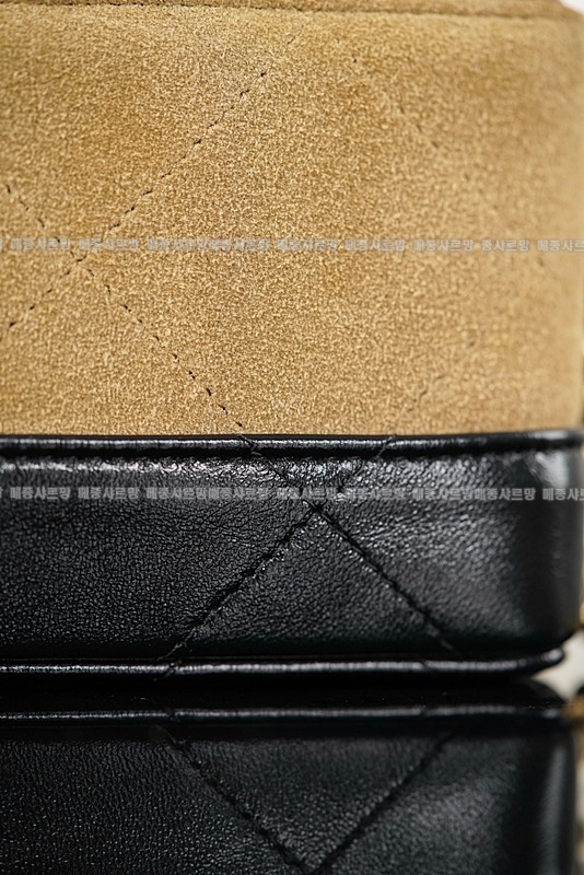 샤넬26SS체인탑핸들코스메틱케이스  20260418-162440-010.jpg