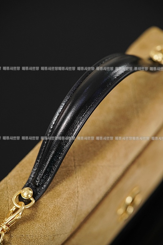 샤넬26SS체인탑핸들코스메틱케이스  20260418-162440-011.jpg