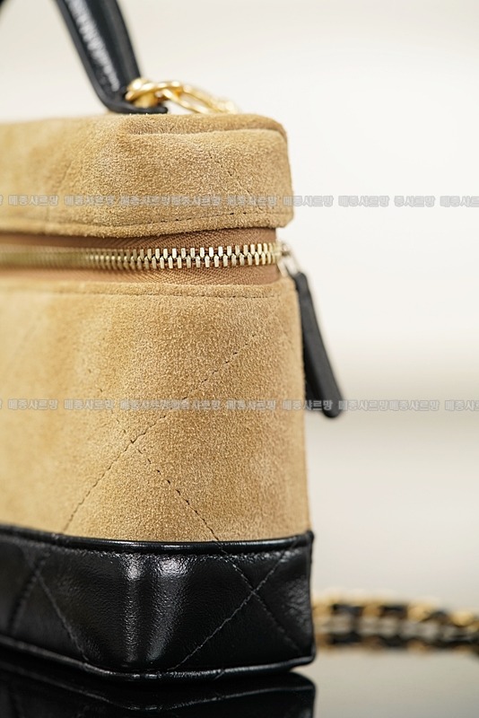 샤넬26SS체인탑핸들코스메틱케이스  20260418-162441-012.jpg