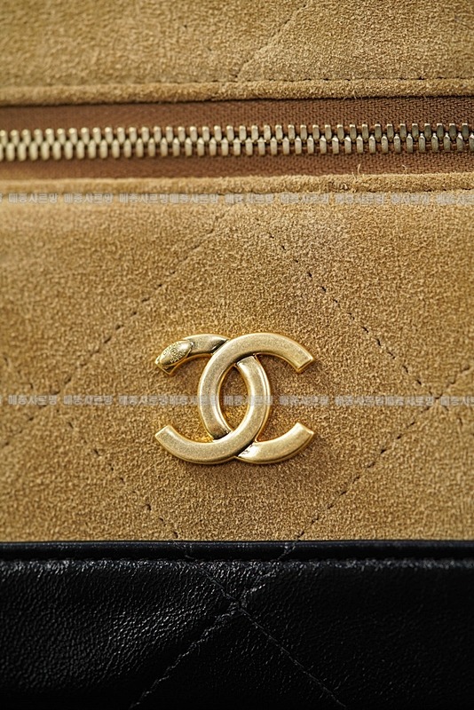 샤넬26SS체인탑핸들코스메틱케이스  20260418-162441-016.jpg